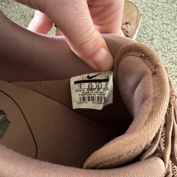 Nike Women’s Air Force 1 - Picture 4 of 4